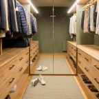 7 THINGS A SEXY MEN SHOULD HAVE IN HIS CLOSET